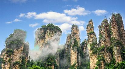 【純臻湘西】<長(zhǎng)沙、韶山、芙蓉鎮(zhèn)（夜宿）、張家界國(guó)家森林公園、鳳凰古城5天輕奢高鐵團(tuán)>