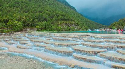 【純玩新體驗 昆大麗6天】<大石林 大理洱海JEEP旅拍 洱海生態(tài)廊道 束河 藍月谷 >