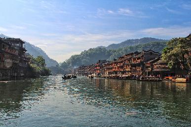 【滿星長沙 高鐵三天團】<衡山·韶山·滴水洞·毛澤東故居·毛澤東廣場·劉少奇故里麓山·橘子洲 >