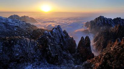 【尊享黃山】大美黃山、水墨宏村 秀里影視村、屯溪老街 五天私家純玩團（大交通不含-4人小團）